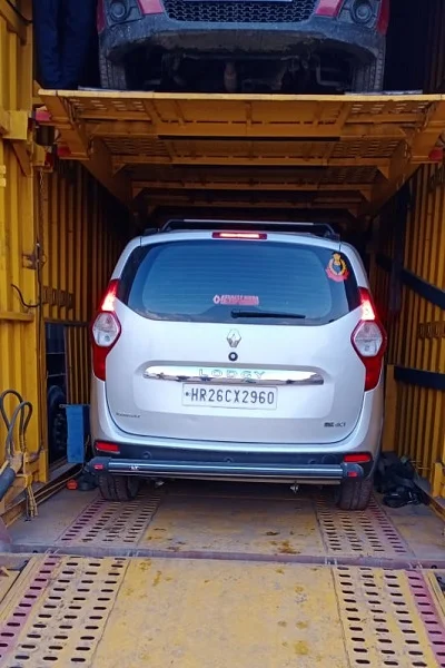 Car carrier truck loading vehicles